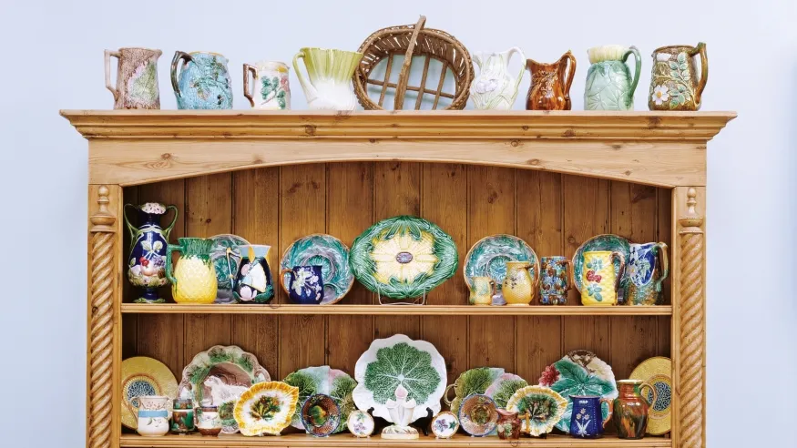 Display real handmade ceramics and pottery. 